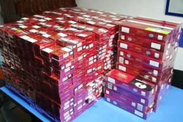 Țigările de contrabandă, în valoare de aproximativ 18.500 lei, au fost ridicate în vederea continuării cercetărilor