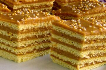 Cremă fiartă de smântână cu nuci ( rețeta bunicilor). Foto: pinterest.com