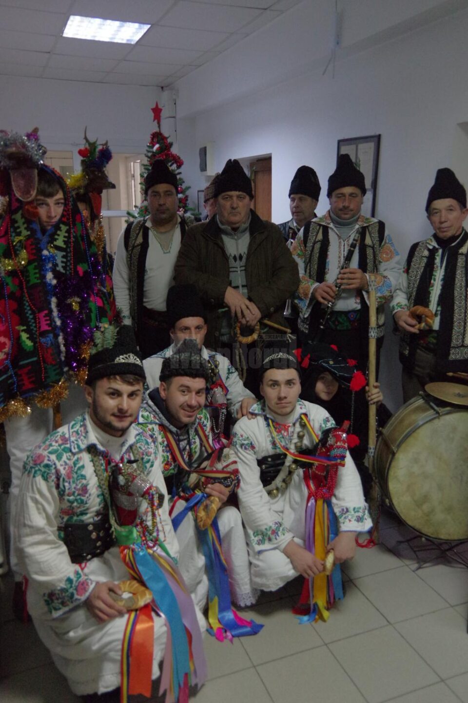 Tradițiile sărbătorilor de iarnă, cu Formația lui Cucoș din Fântânele