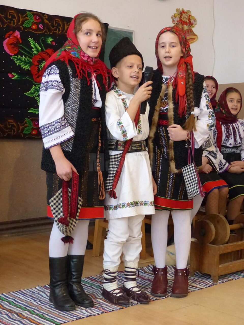 Cântece și dramatizări populare cu copiii clasei a IV-a A