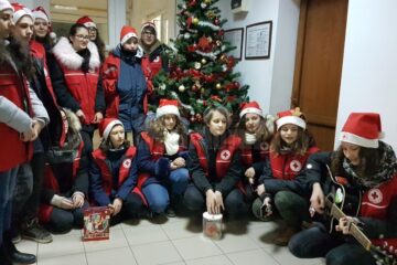 Colindători de la Crucea Roșie