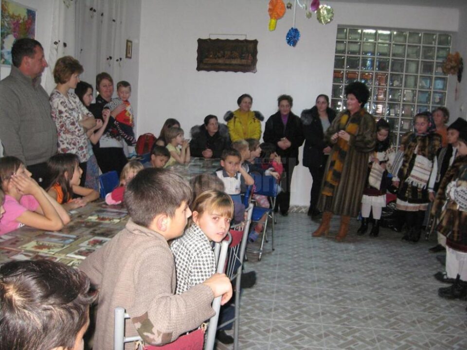 Centrul de plasament "Visătorii" din Fundu Moldovei a primit cadouri de la elevii din Vama