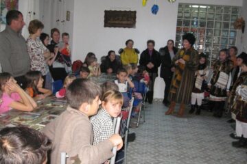 Centrul de plasament "Visătorii" din Fundu Moldovei a primit cadouri de la elevii din Vama