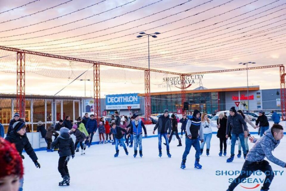 Patinoarul de la Shopping City Suceava