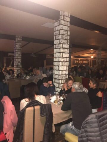 Peste 300 de persoane au sărbătorit joi seară redeschiderea Restaurantului Padrino
