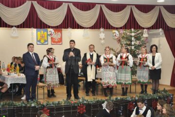 Președintele Uniunii Polonezilor din România, Ghervazen Longher, și Victoria Longher, deputat în Parlamentul României din partea minorității polone, La festivalul de la Solonețu Nou