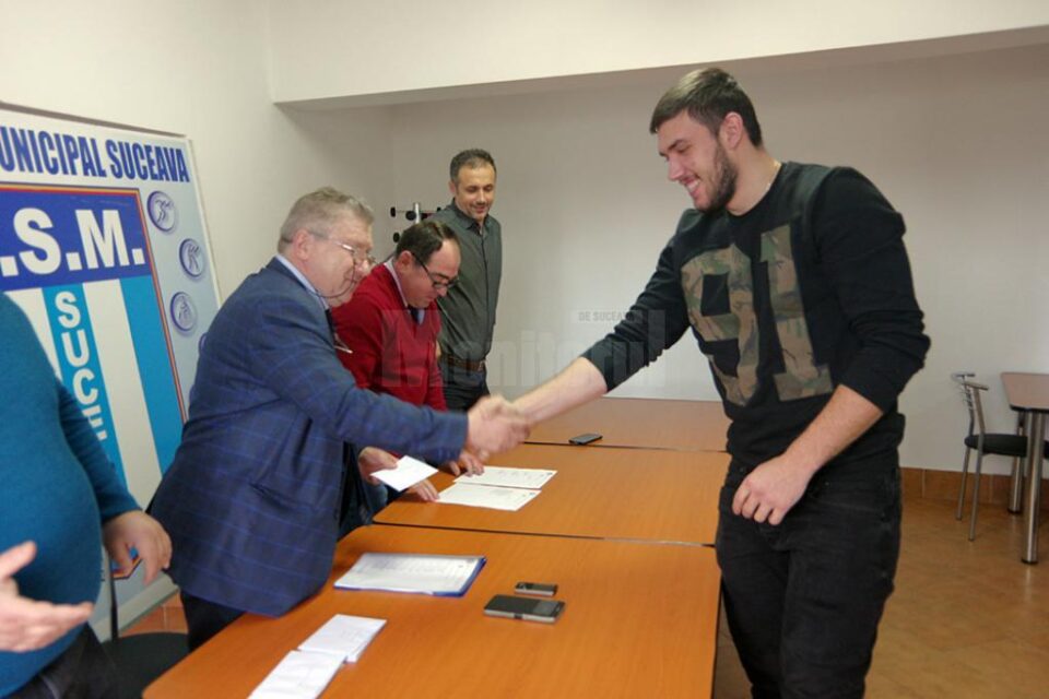 Canotorul Cosmin Pascari este pentru al patrulea an consecutiv cel mai bun sportiv al CSM Suceava Canotorul Cosmin Pascari este pentru al patrulea an consecutiv cel mai bun sportiv al CSM Suceava