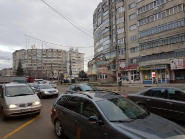 Traficul rutier în cel mai mare cartier al Sucevei, paralizat în a treia zi de Crăciun