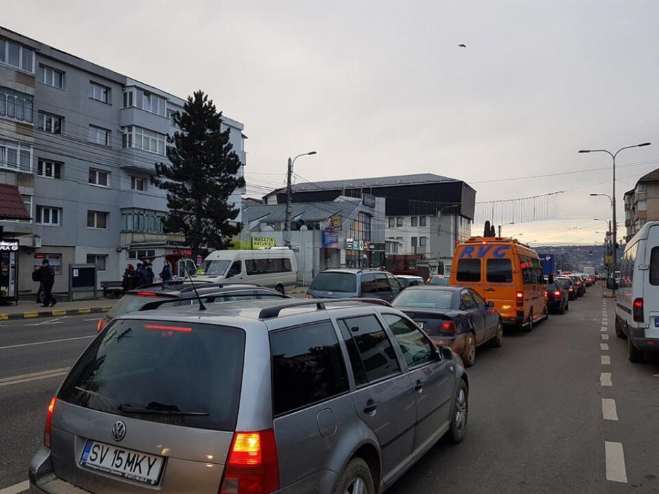 Traficul rutier în Burdujeni, paralizat în urma accidentului mortal de pe Calea Unirii Traficul rutier în Burdujeni, paralizat în urma accidentului mortal de pe Calea Unirii