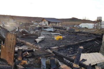 Ce a rămas după incendiul de la Horodniceni în care a ars un saivan de oi