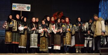 Spectacol extraordinar al măștilor și al obiceiurilor tradiționale, la Fălticeni