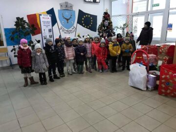 Campania „Cu daruri din dar să facem bucurii”, la Școala Primară „Sfântul Ioan cel Nou” din Suceava
