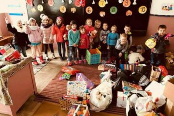 Campania "Cu daruri din dar să facem bucurii", la Școala Primară "Sfântul Ioan cel Nou" din Suceava