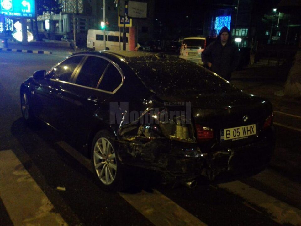 Unele mașini au fost grav avariate