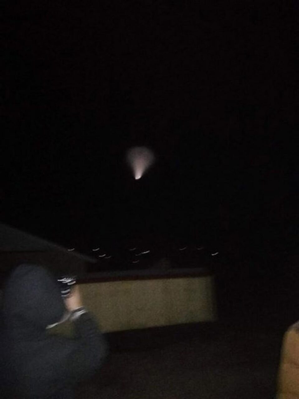 Misterioasa lumină văzută de mai mulți martori de Crăciun, pe cerul Bucovinei. Foto: Costel Rogna