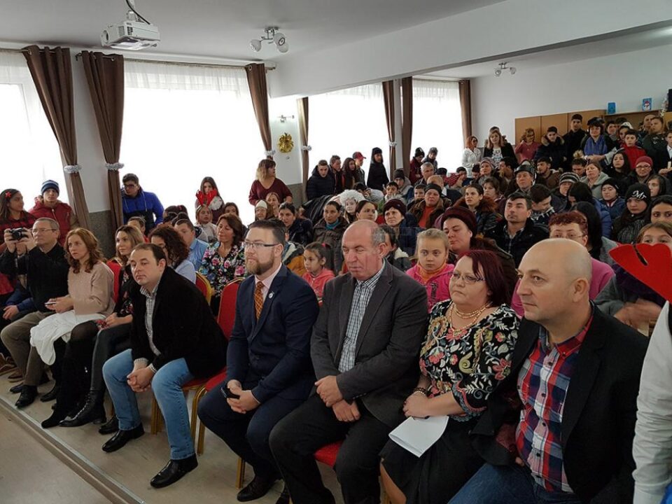 Mesagerii Crăciunului pentru copiii de la Centrul Școlar de Educație Incluzivă Suceava