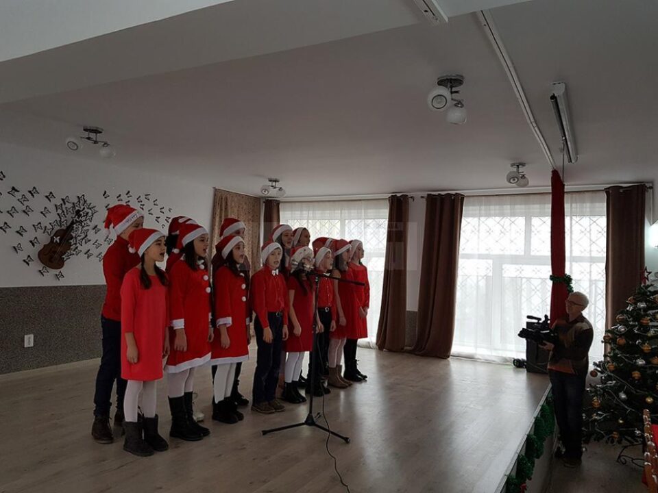 Mesagerii Crăciunului pentru copiii de la Centrul Școlar de Educație Incluzivă Suceava