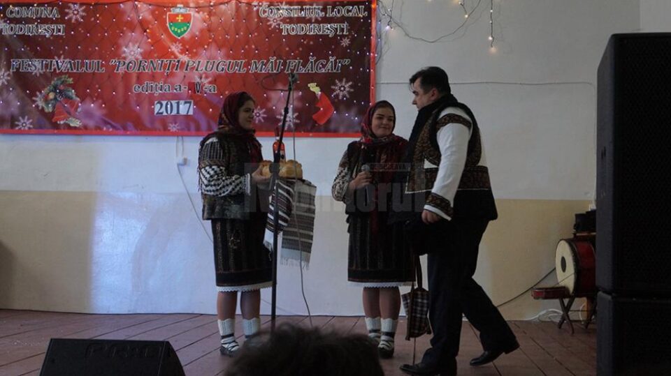 „Porniți plugul, măi flăcăi!”, festival de datini și obiceiuri de iarnă la Todirești