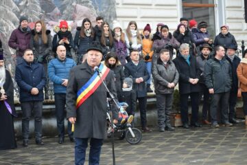 Festivalul de datini a adunat turiștii și localnicii în centrul orașului stațiune