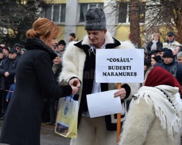 Festivalul de datini a adunat turiștii și localnicii în centrul orașului stațiune