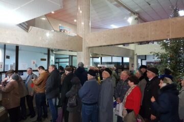 Aglomerație la ghișee în prima zi de plată a taxelor și impozitelor locale