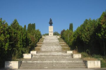 Statuia ecvestră a lui Ștefan cel Mare de la Podu Înalt - Foto Cezar Suceveanu