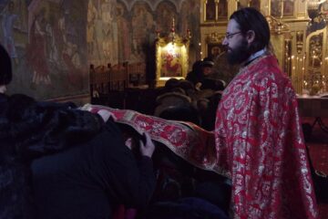 Cum este el și cum păstrăm dialogul și comuniunea cu duhovnicul?