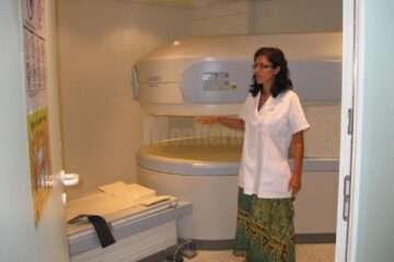 Aparat de rezonanță magnetică nucleară (RMN)