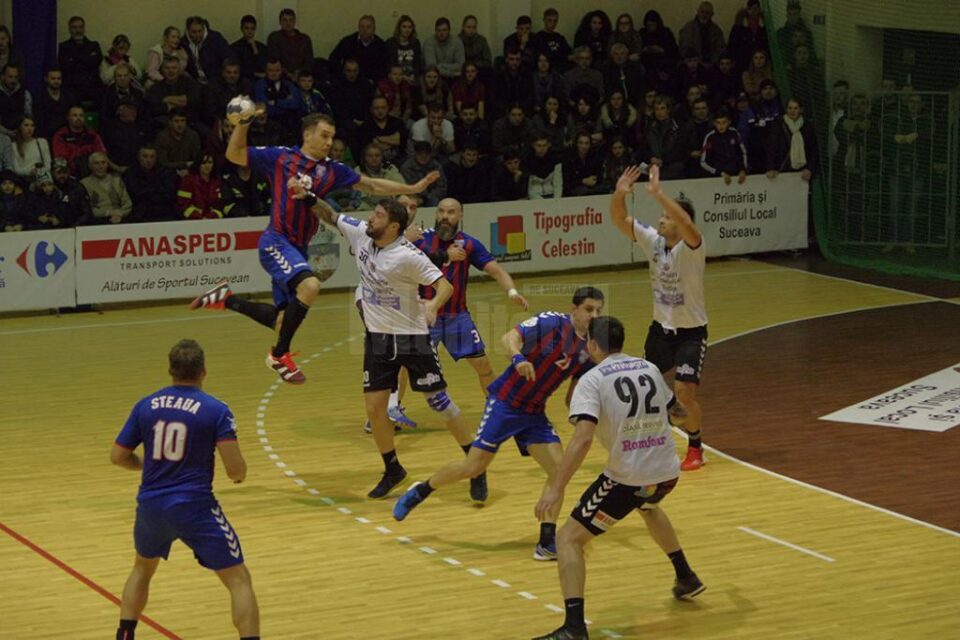 Universitarii vor juca două meciuri test cu liderul la zi din Liga Națională, Steaua București Universitarii vor juca două meciuri test cu liderul la zi din Liga Națională, Steaua București