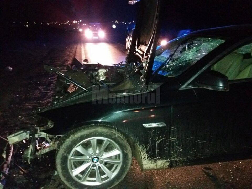Cele doua persoane din autoturismul BMW au fost rănite și au ajuns la spital