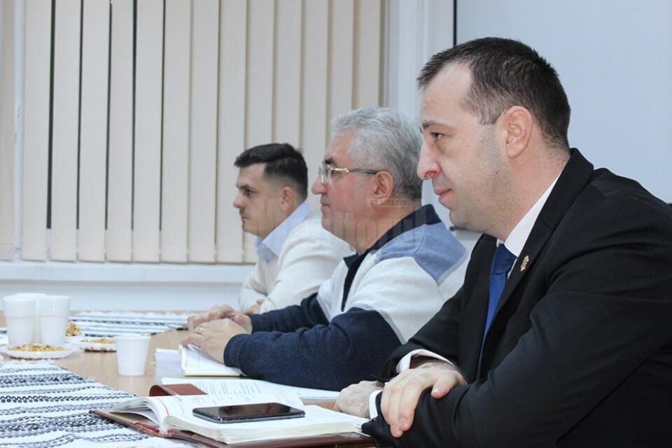Prezență timidă a locuitorilor la dezbaterea bugetului Sucevei pe cartiere