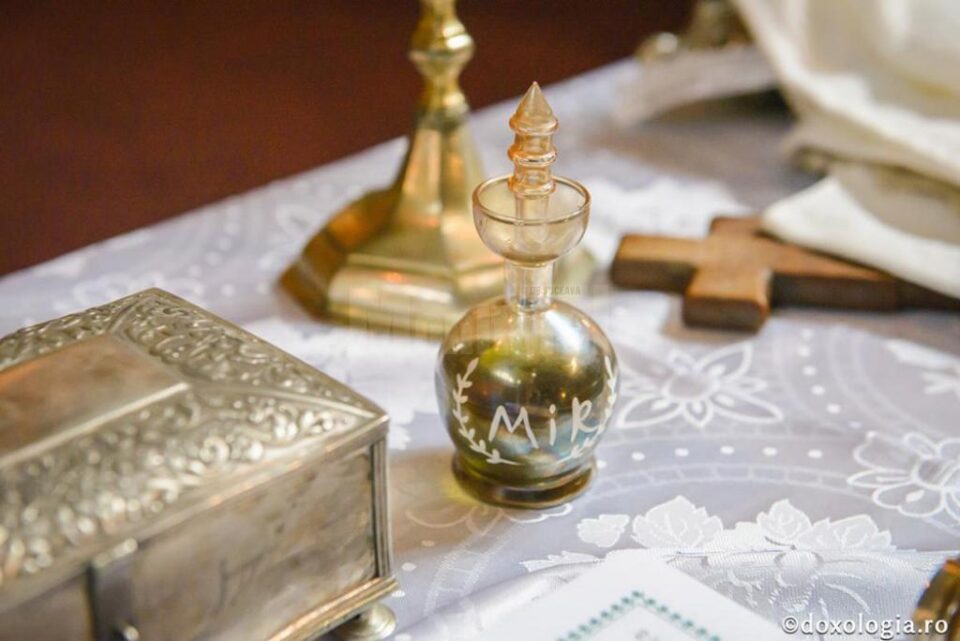 Semnificații ale ungerii cu Sfântul Mir la Botez Semnificații ale ungerii cu Sfântul Mir la Botez