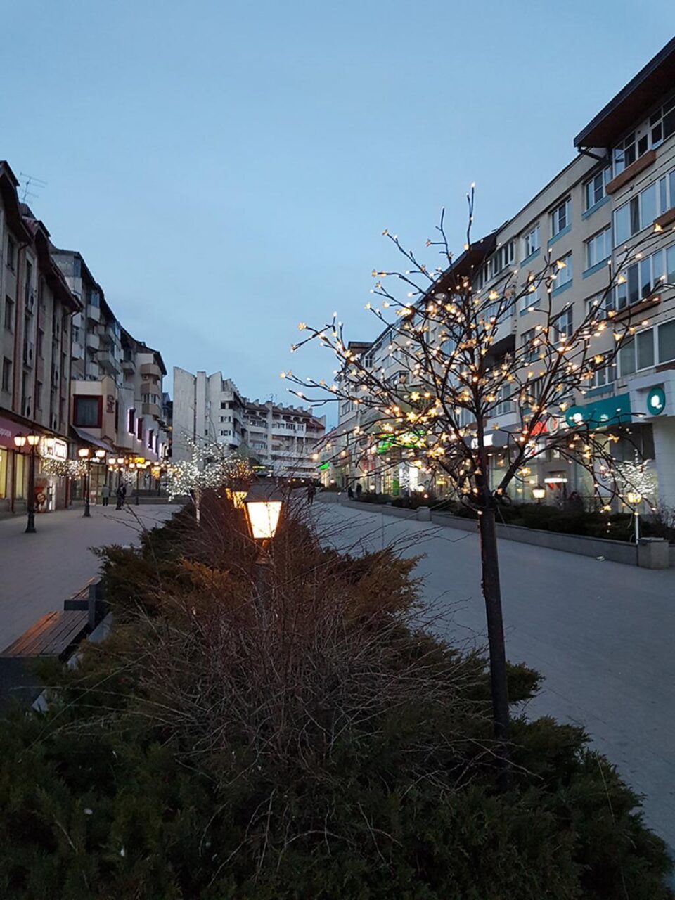 Decorațiunile de sărbători din Suceava vor fi strânse începând de luni