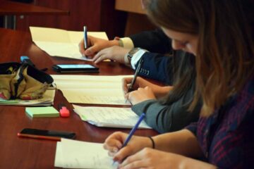 Bursa acoperă integral costurile șederii în Anglia