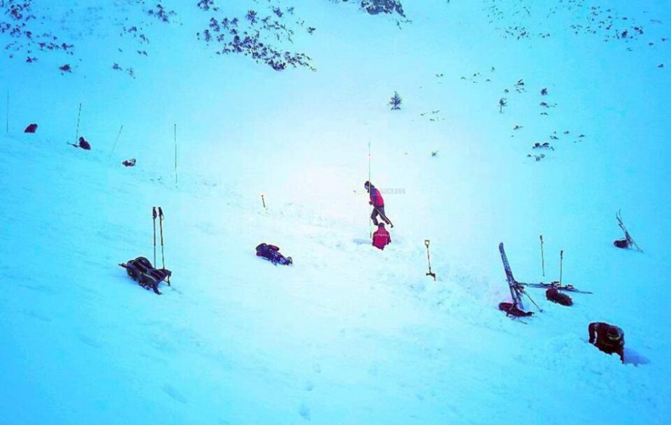 Salvamontiști din Suceava și cinci județe continuă să îl caute pe alpinistul Sorin Pandelea, dispărut în avalanșa din Călimani