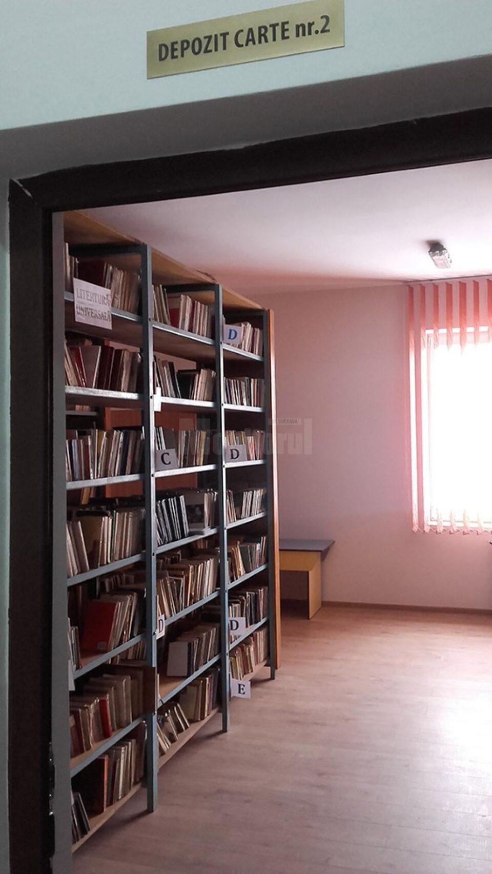 Invitație la lectură în biblioteca modernă a Colegiului “Mihai Eminescu” Suceava