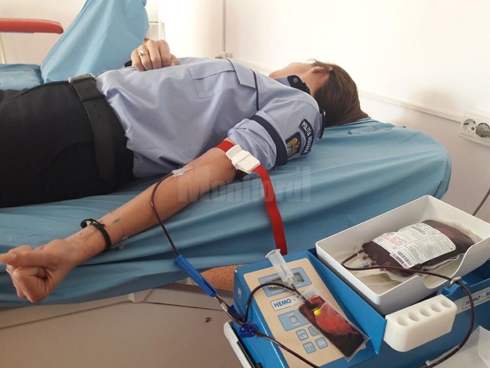 Polițiștii suceveni au răspuns la apelurile de donare de sânge, lansate de familiile celor care aveau nevoie Polițiștii suceveni au răspuns la apelurile de donare de sânge, lansate de familiile celor care aveau nevoie