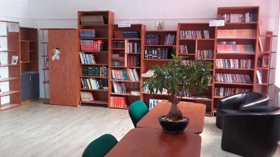 Invitație la lectură în biblioteca modernă a Colegiului “Mihai Eminescu” Suceava