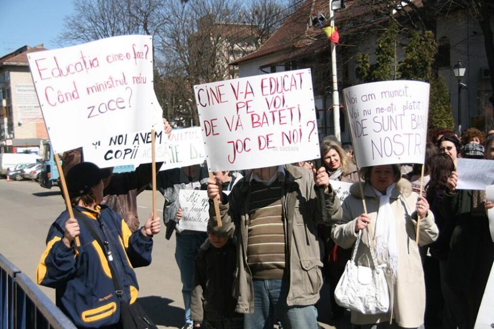 Profesorii spun că majorările salariale sunt, în fapt, în jur de 4%