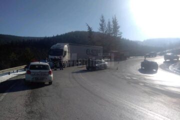 Doi bărbați au fost răniți într-un accident petrecut pe Mestecăniș