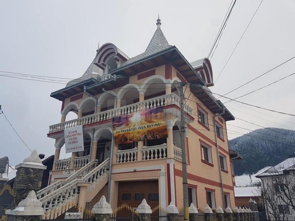 Casa din Câmpulung Moldovenesc pe care Abel Viorel Cipeliuc Varvaroi vrea să o dea la schimb pe 100.000 de Biblii Casa din Câmpulung Moldovenesc pe care Abel Viorel Cipeliuc Varvaroi vrea să o dea la schimb pe 100.000 de Biblii