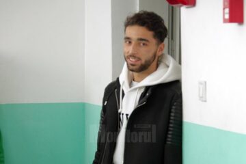 Un singur stranier, Renquin, a fost prezent la prima acțiune din acest an