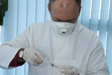 Din cele 32.522 de doze de vaccin antigripal repartizate județului Suceava de Ministerul Sănătății, au fost administrate 16.287 de doze