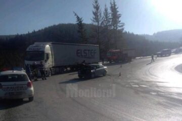 Accidentul s-a petrecut marți, în jurul orei 11,40, pe DN 17, pe sensul de urcare pe Mestecăniș, dinspre Valea Putnei