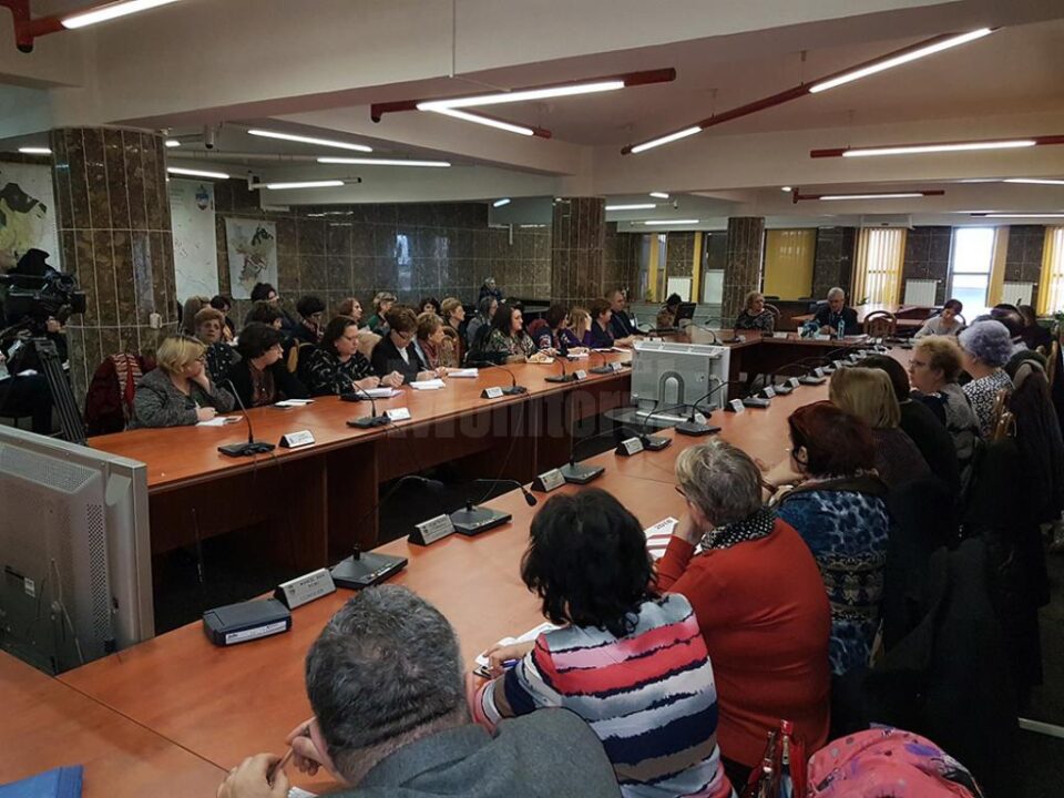 Directorii unităților de învățământ sucevene au fost informați să nu se apuce de cheltuieli neprevăzute, bugetul fiind unul de avarie