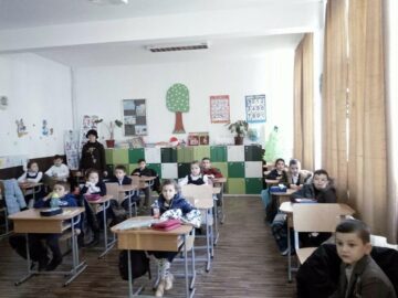 ”Eminescu - poetul nemuririi”, proiect desfășurat la Liceul Tehnologic Cajvana