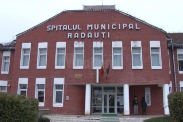 În urma accidentului, tânărul a fost transportat la Spitalul Municipal Rădăuți