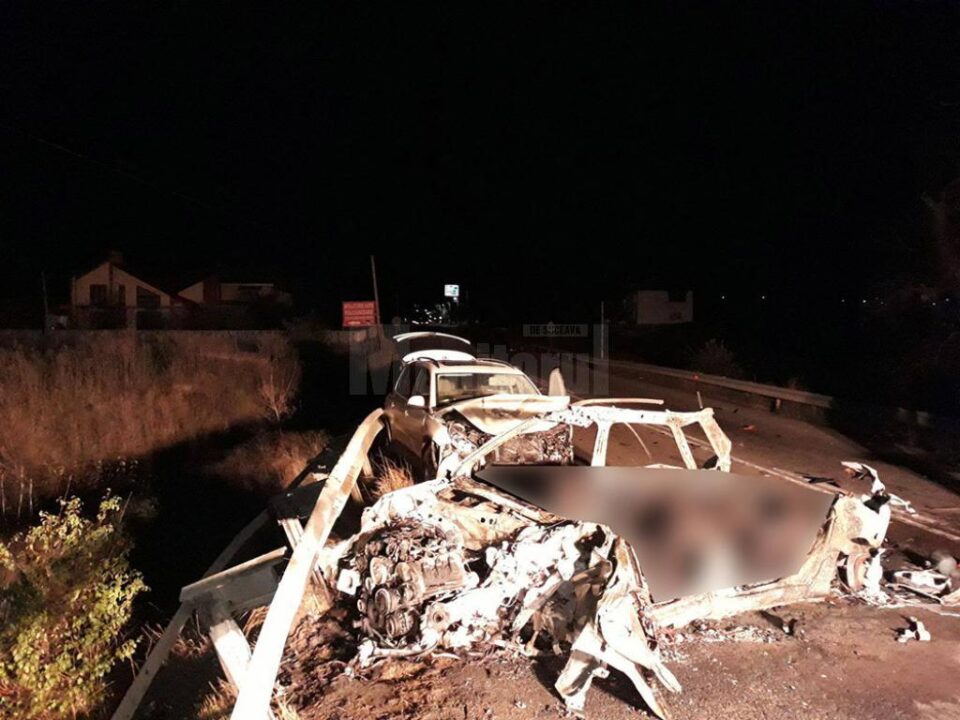 Autoturismul marca Audi, care le-a fost sicriu celor cinci tineri care au murit pe 1 noiembrie, în curba de la intrarea în Ilișești dinspre Suceava