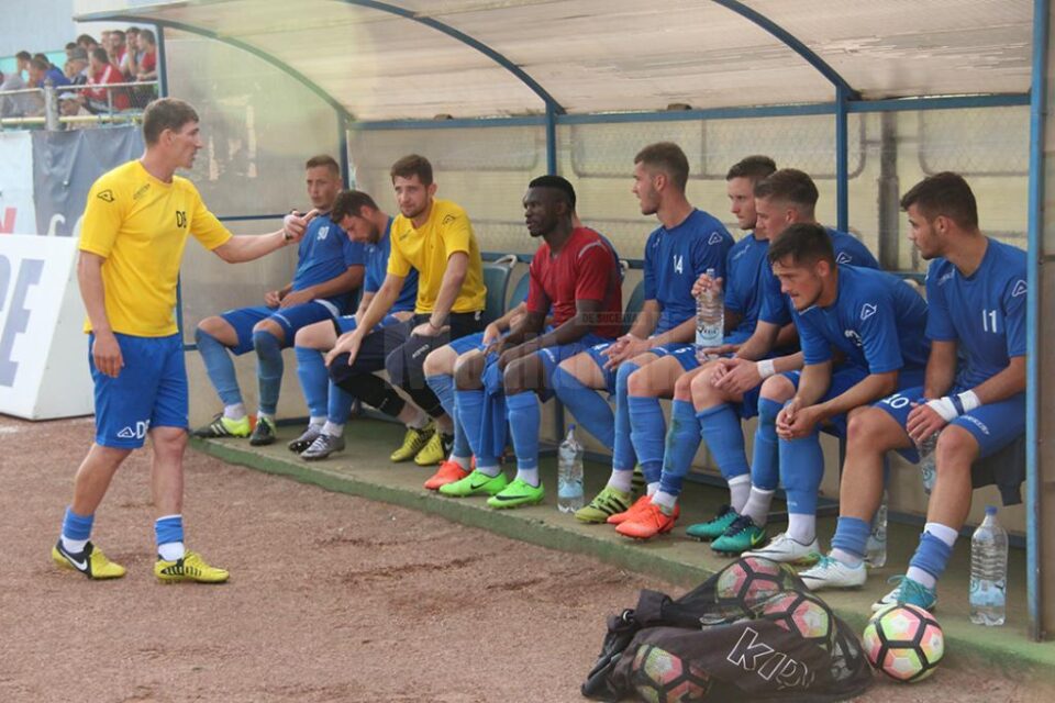 Jucatorii rădăuțeni au numai de învățat de la un fost mare fotbalist ca Daniel Bălan Jucatorii rădăuțeni au numai de învățat de la un fost mare fotbalist ca Daniel Bălan