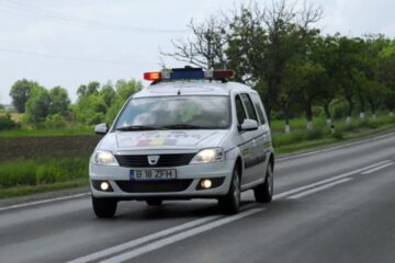 Polițiștii au urmărit două mașini ai căror șoferi au refuzat să oprească la semnalele agenților Foto: observatoruldeprahova